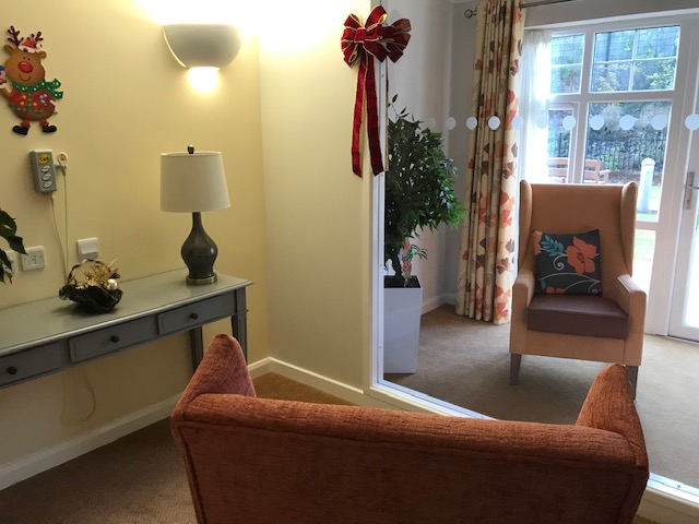 Dedicated, Covid-safe indoor visiting suite opens at Ferndown Manor care home